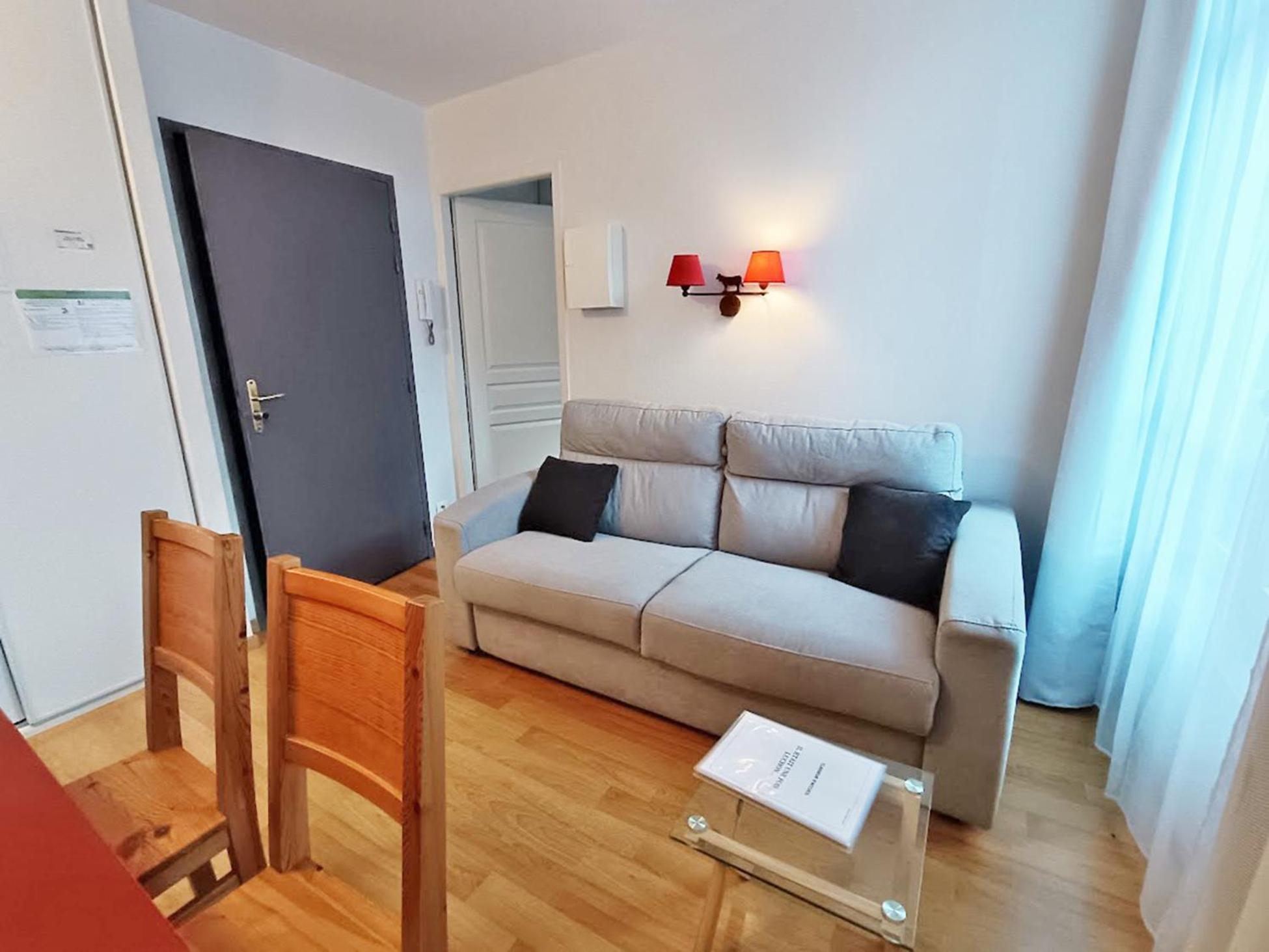 Appartement Il Etait Une Fois Luchon, T2, Centre Luchon, Wifi, Casier A Skis, Ascenseur, 4 Personnes à Bagnères-de-Luchon Extérieur photo