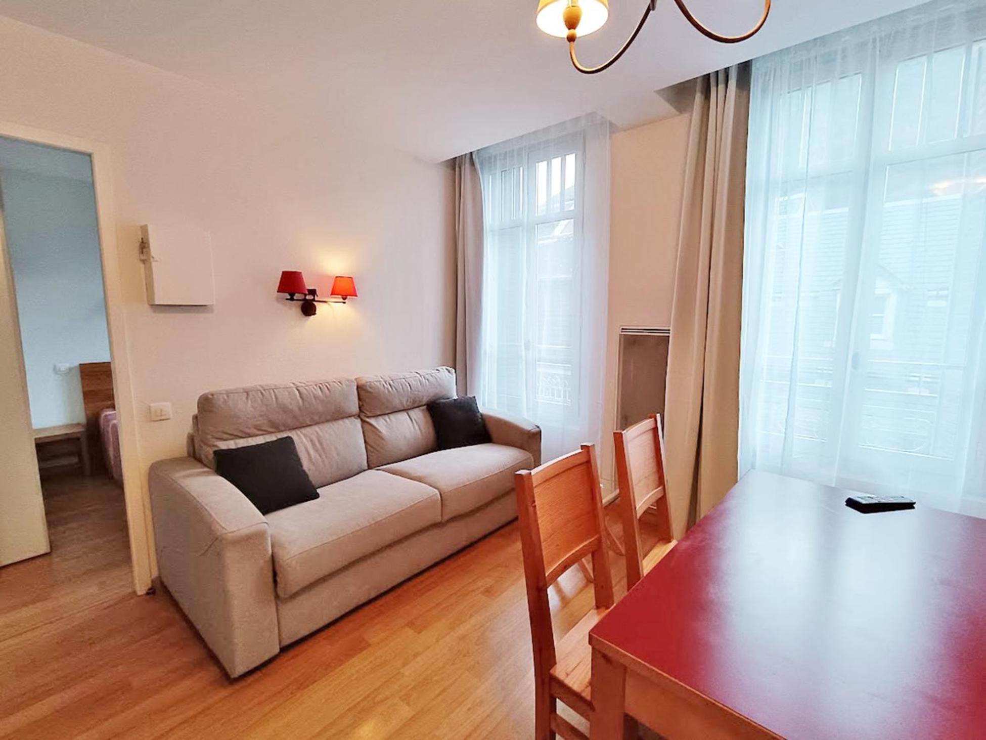 Appartement Il Etait Une Fois Luchon, T2, Centre Luchon, Wifi, Casier A Skis, Ascenseur, 4 Personnes à Bagnères-de-Luchon Extérieur photo