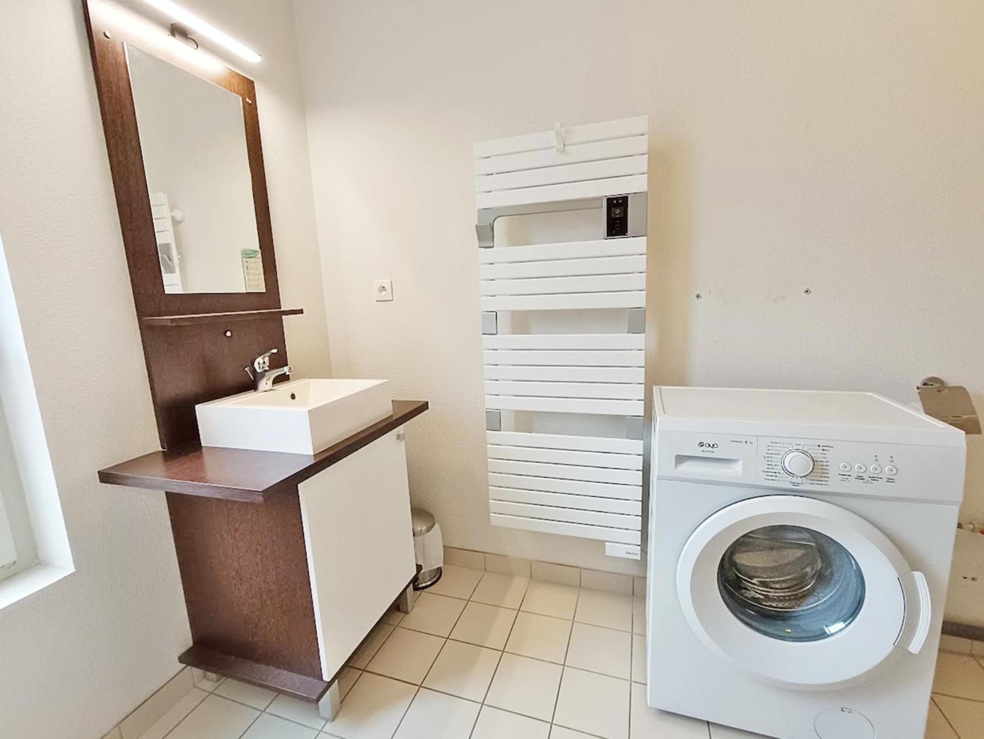 Appartement Il Etait Une Fois Luchon, T2, Centre Luchon, Wifi, Casier A Skis, Ascenseur, 4 Personnes à Bagnères-de-Luchon Extérieur photo